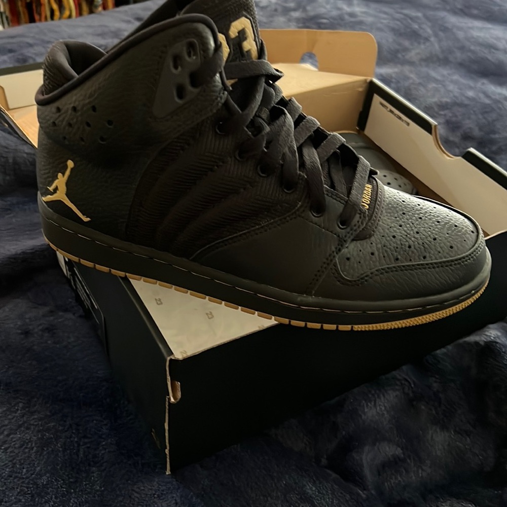 BLACK JORDAN 1 FLIGHTS